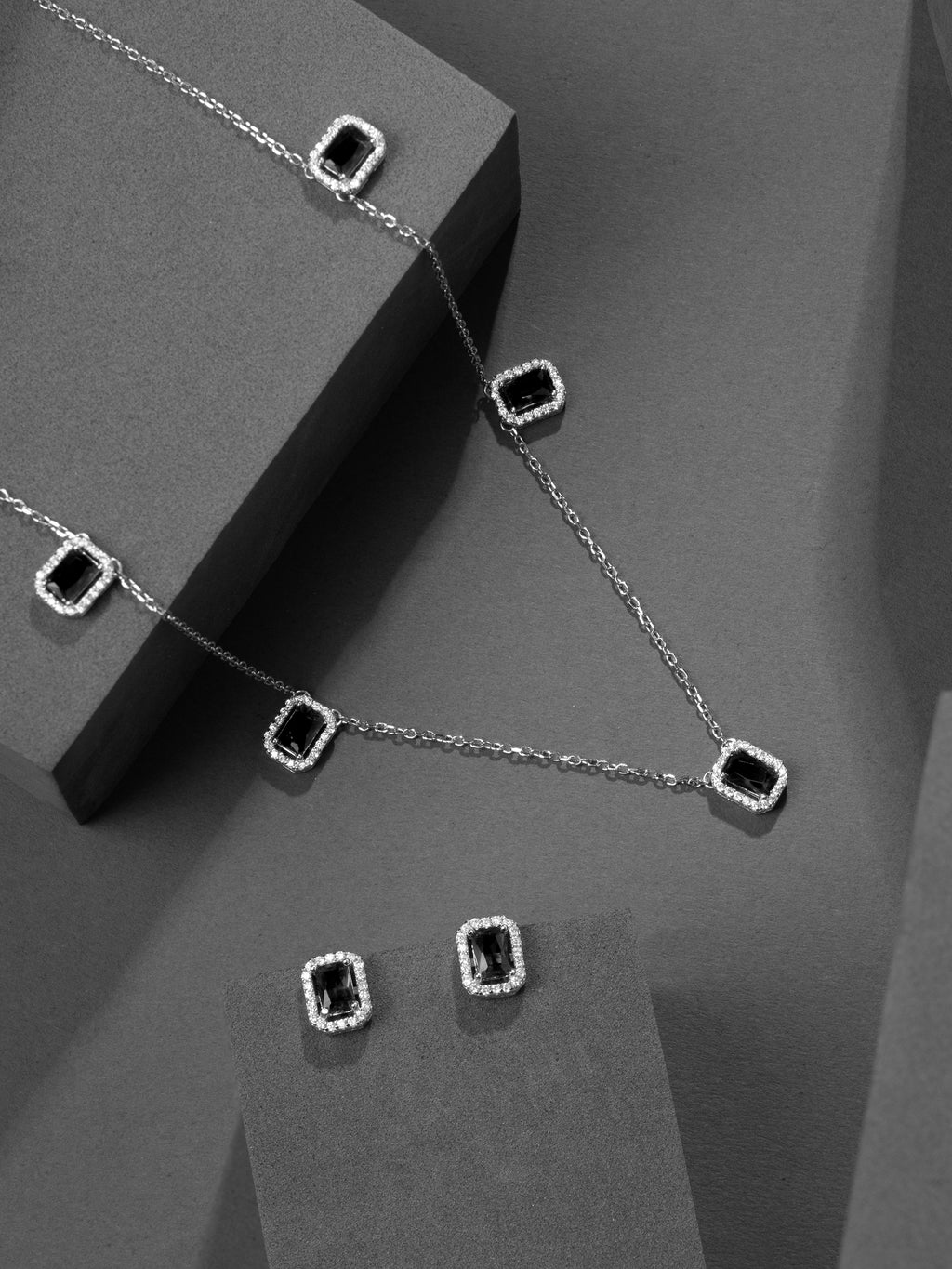 Jovira Elara Set - Onyx Black