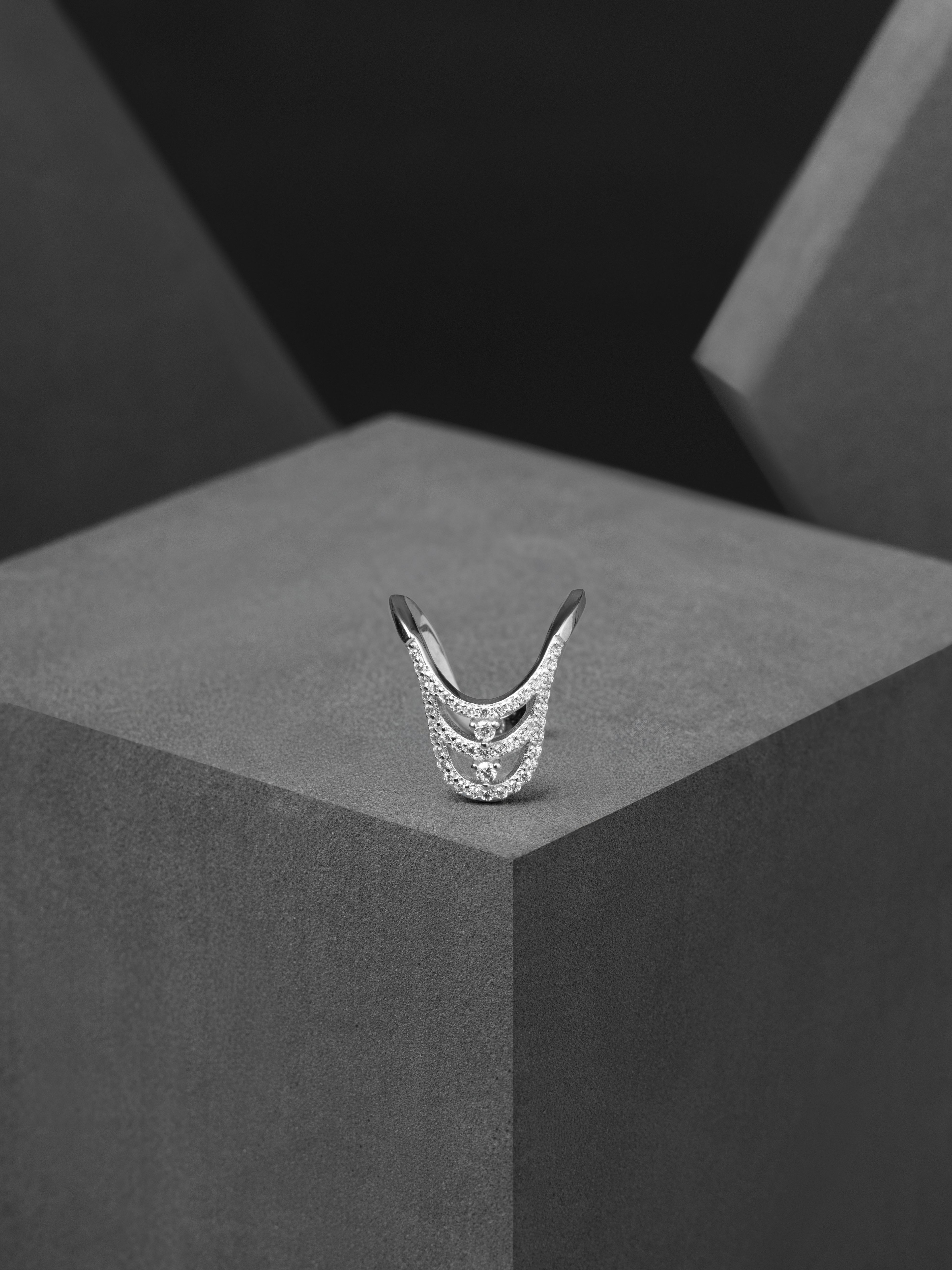 The V - Elegance Ring