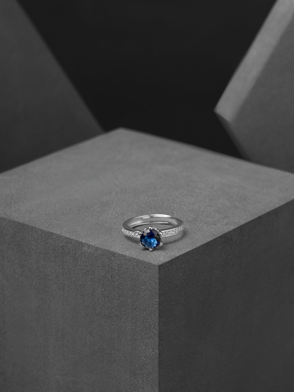 Sapphire Spark Ring (4 Pointer)