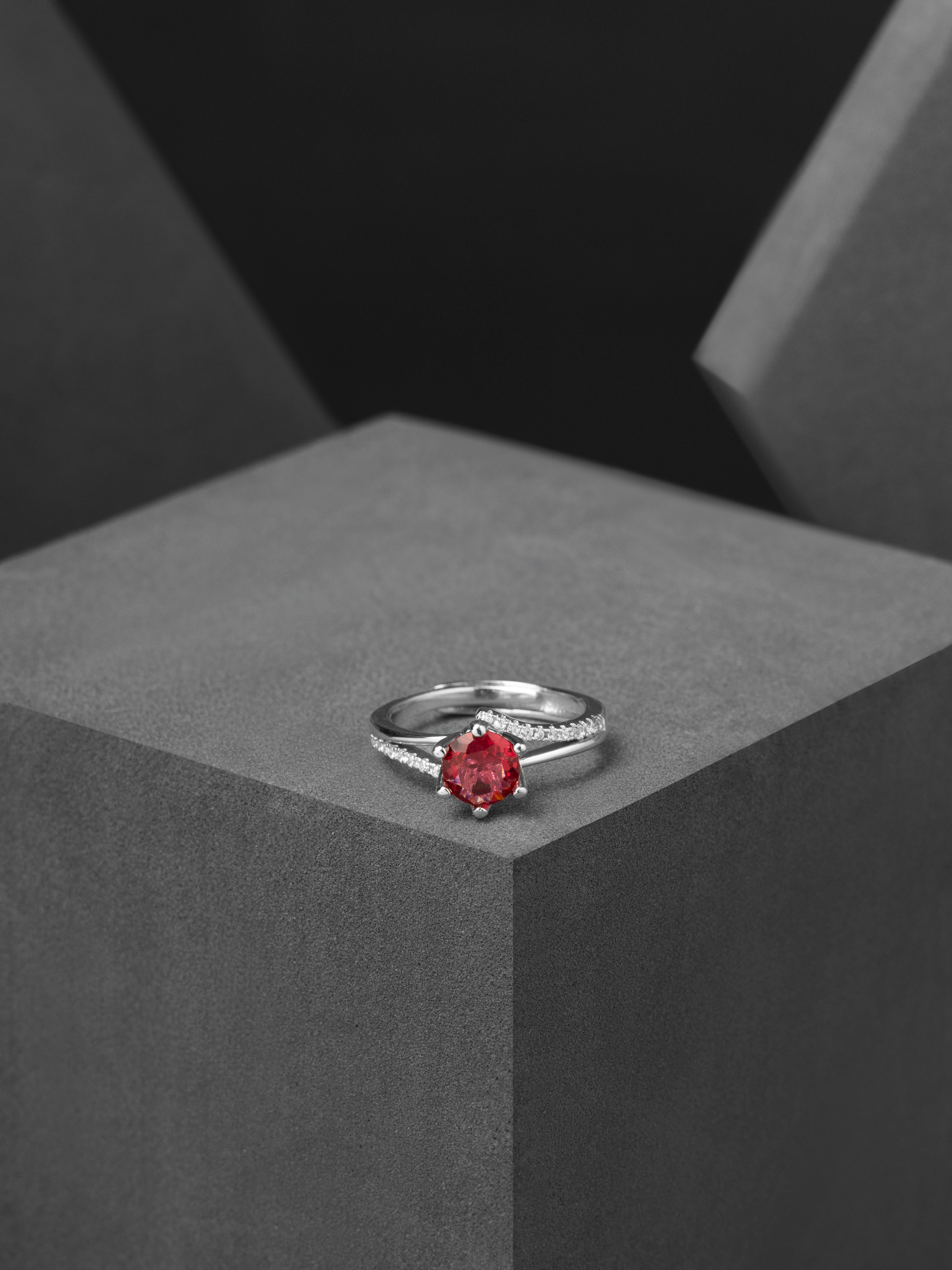 Crimson Halo RIng ( Twisted 6 Pointer)