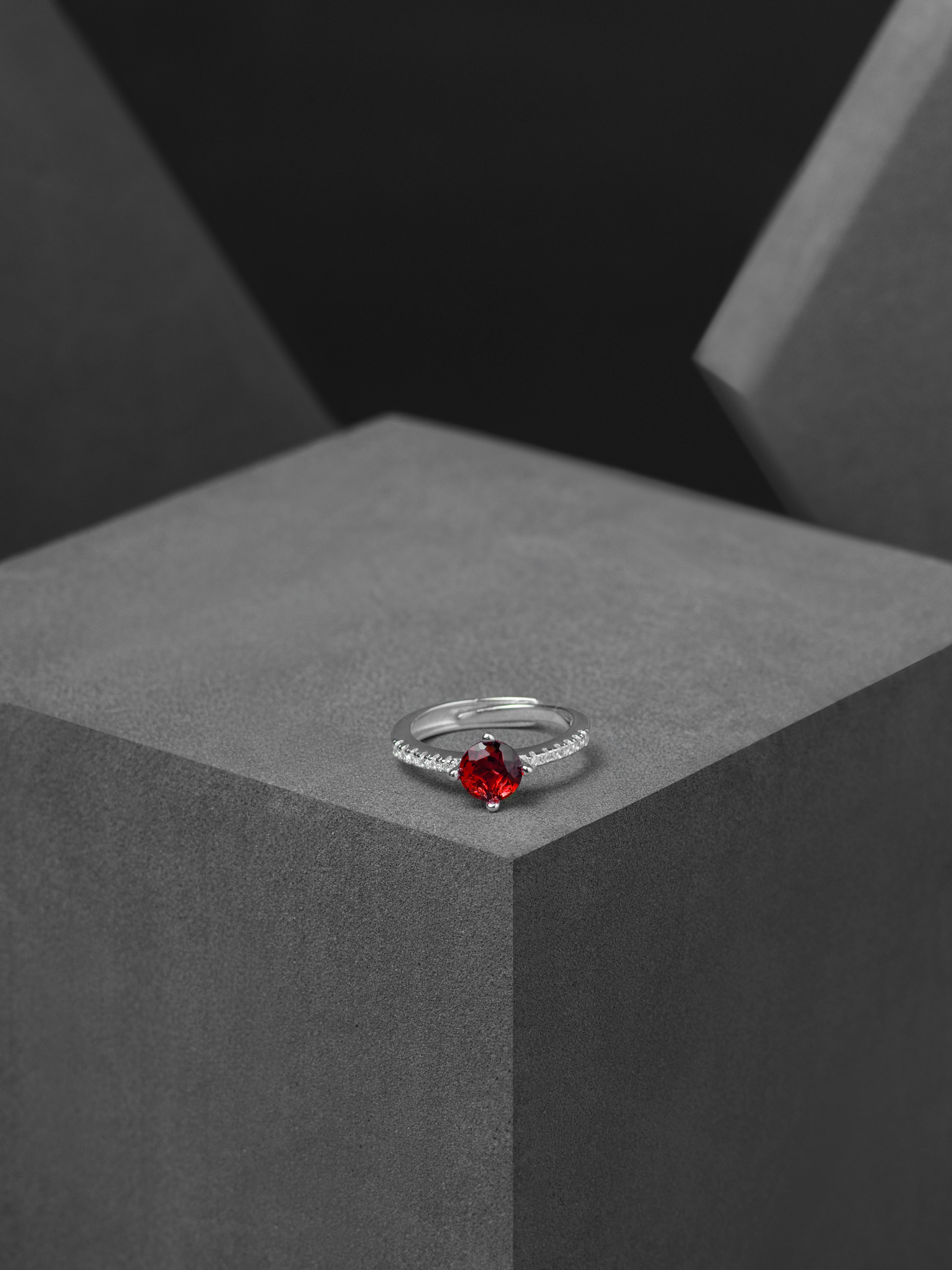 Ruby Glow Ring (4 Pointer)