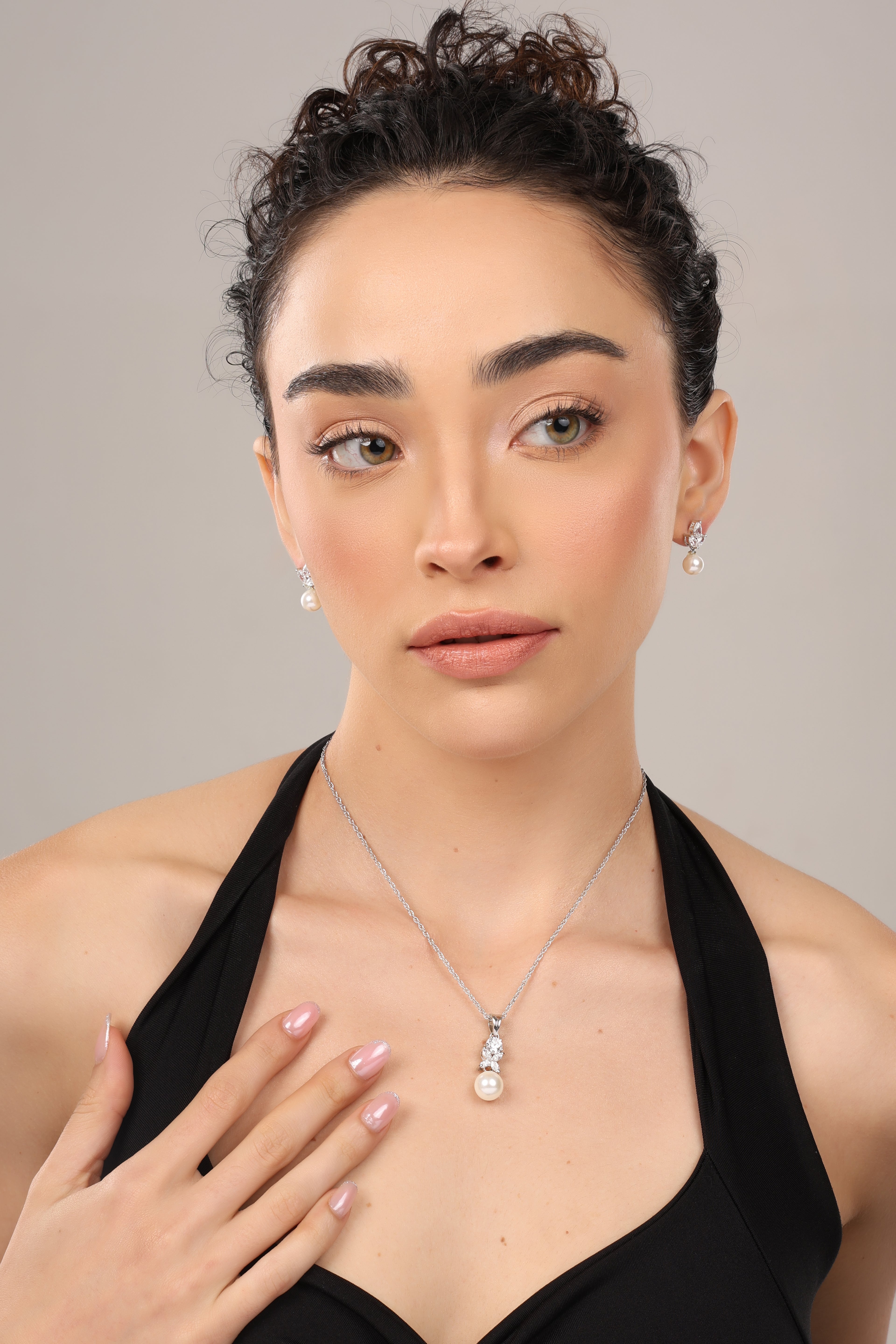 Royale Pearl Drop Pendant Chain