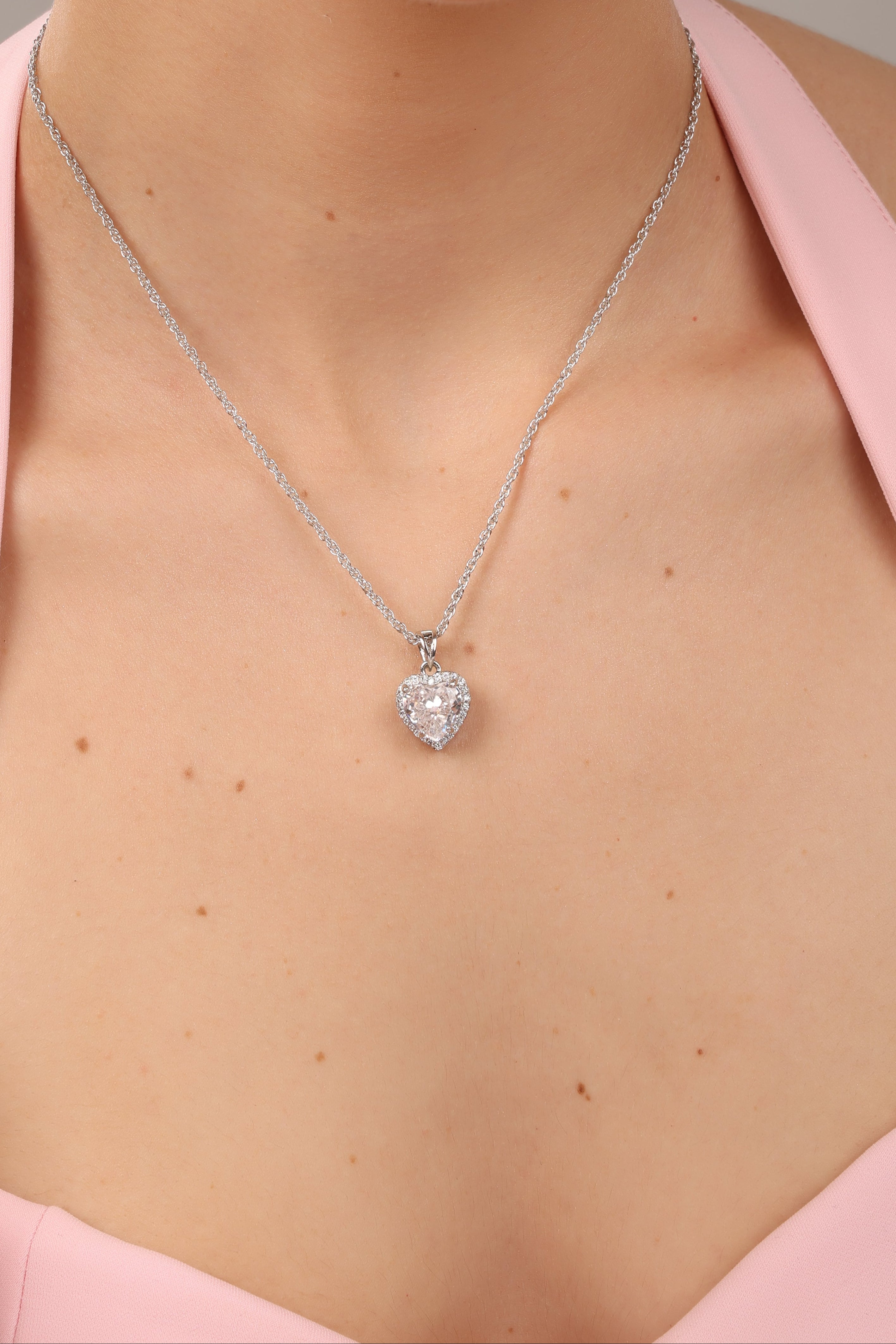 Amora Heart Pendant Chain