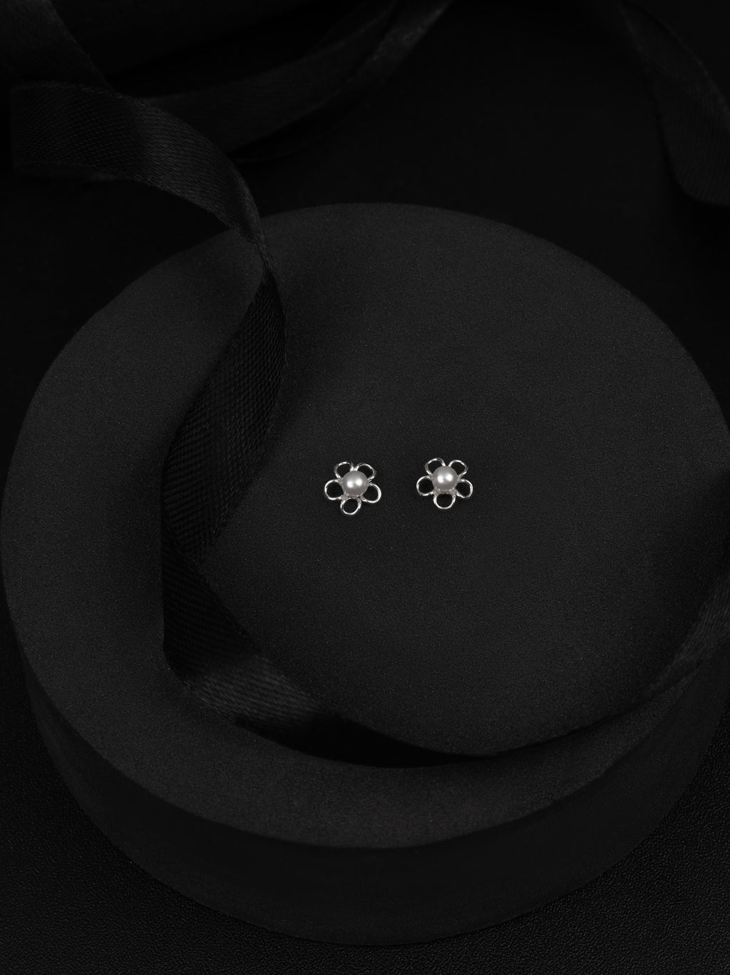 Mini Pearl Clover Studs