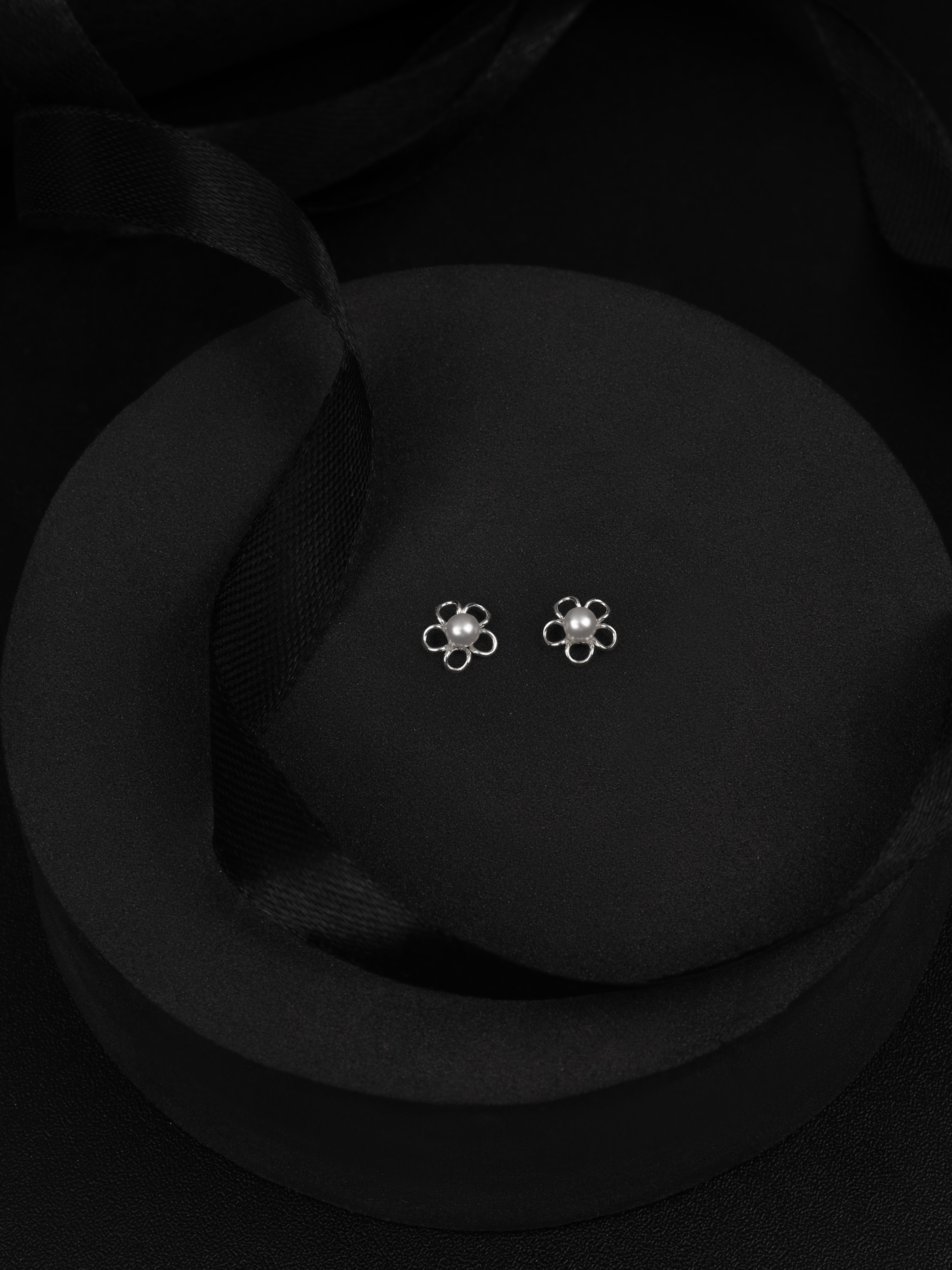 Mini Pearl Clover Studs