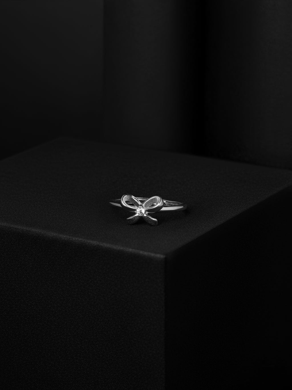 The Eternelle Bow Ring