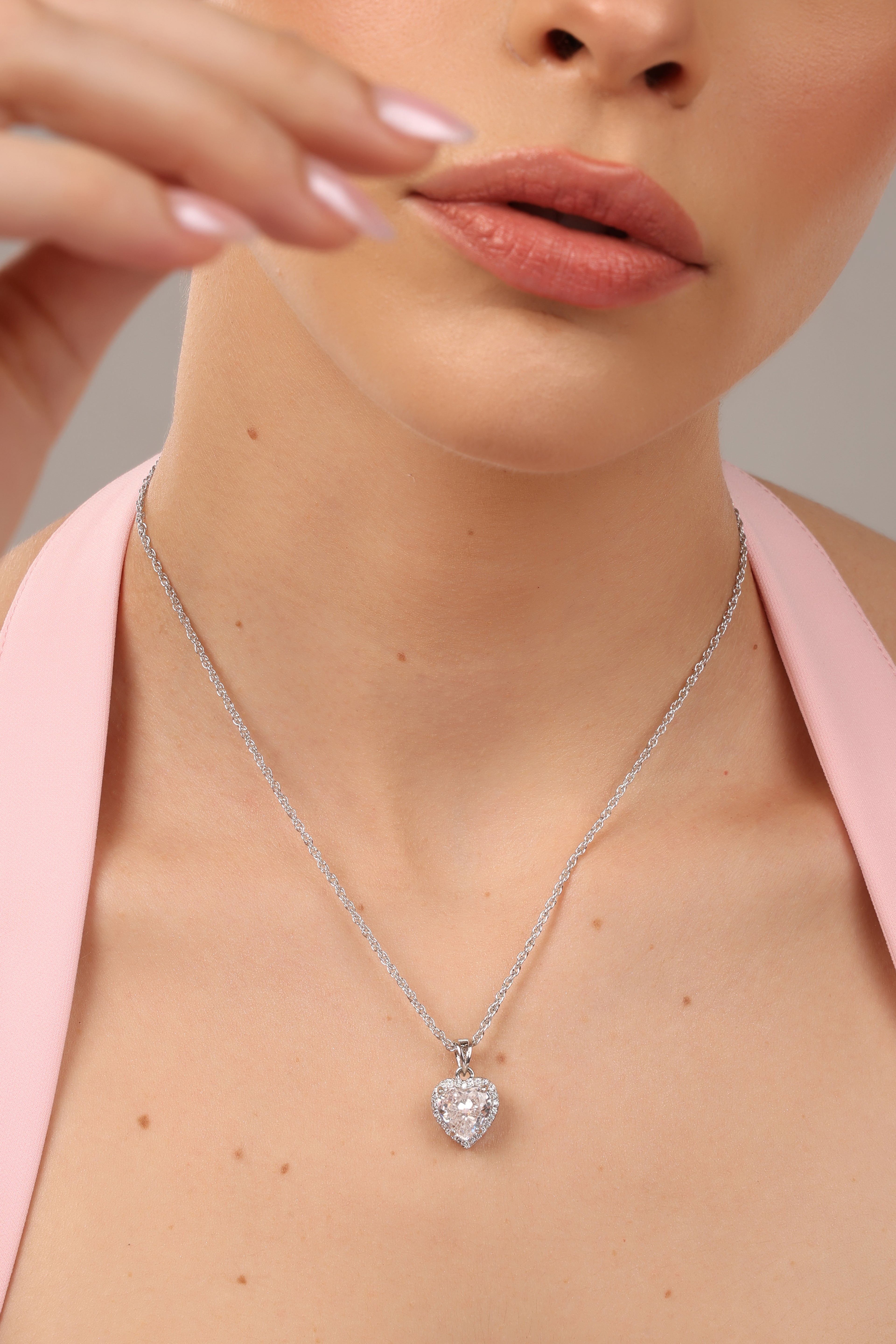 Amora Heart Pendant Chain