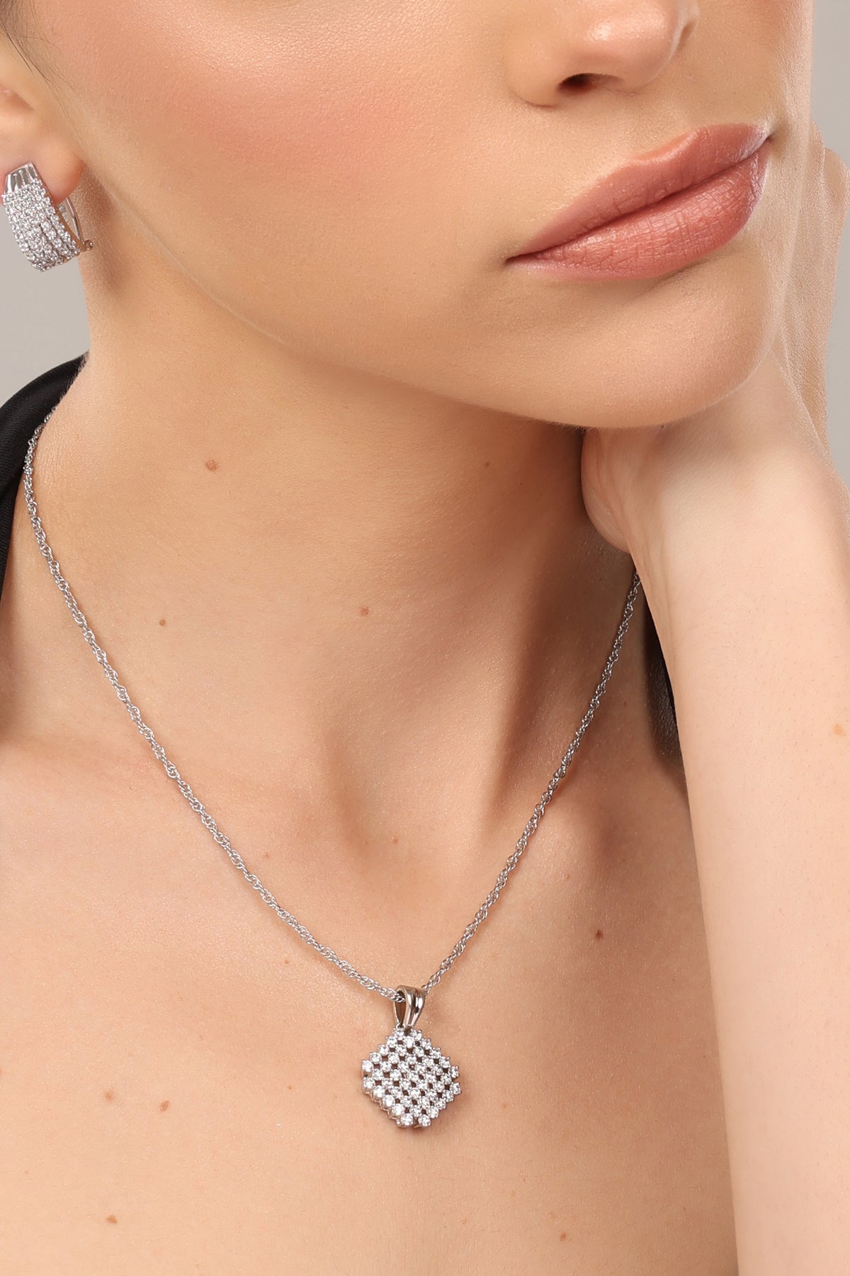 Crystal Lattice Pendant Chain